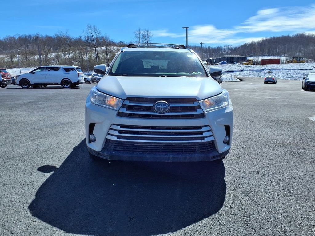Used 2017 Toyota Highlander XLE image 4