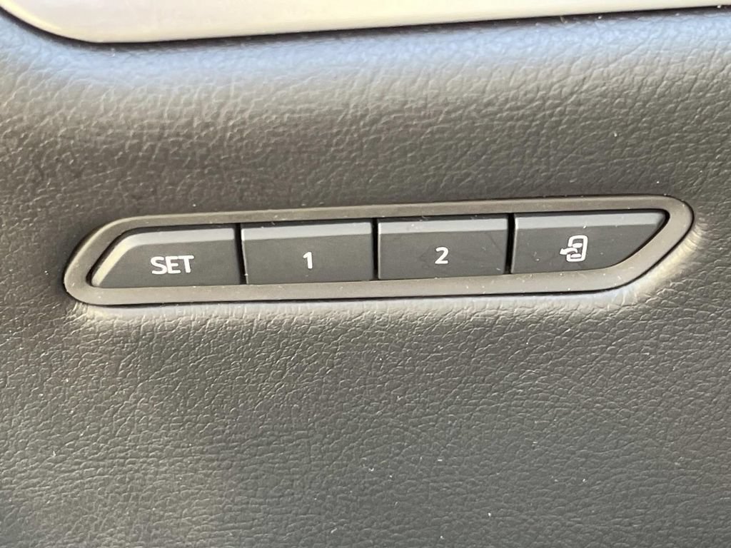 Used 2021 Cadillac XT5 Sportv w/ LPO, Floor Liner Package AWD/4WD image 31