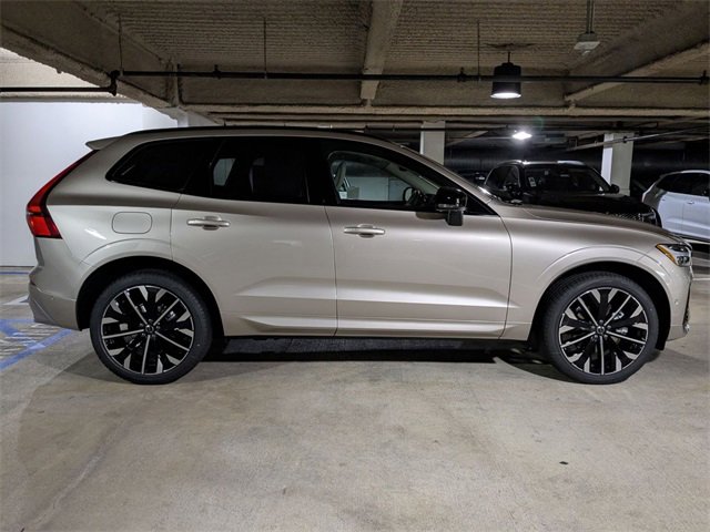 New 2026 Volvo XC60 B5 Ultra w/ Protection Package Premier image 2