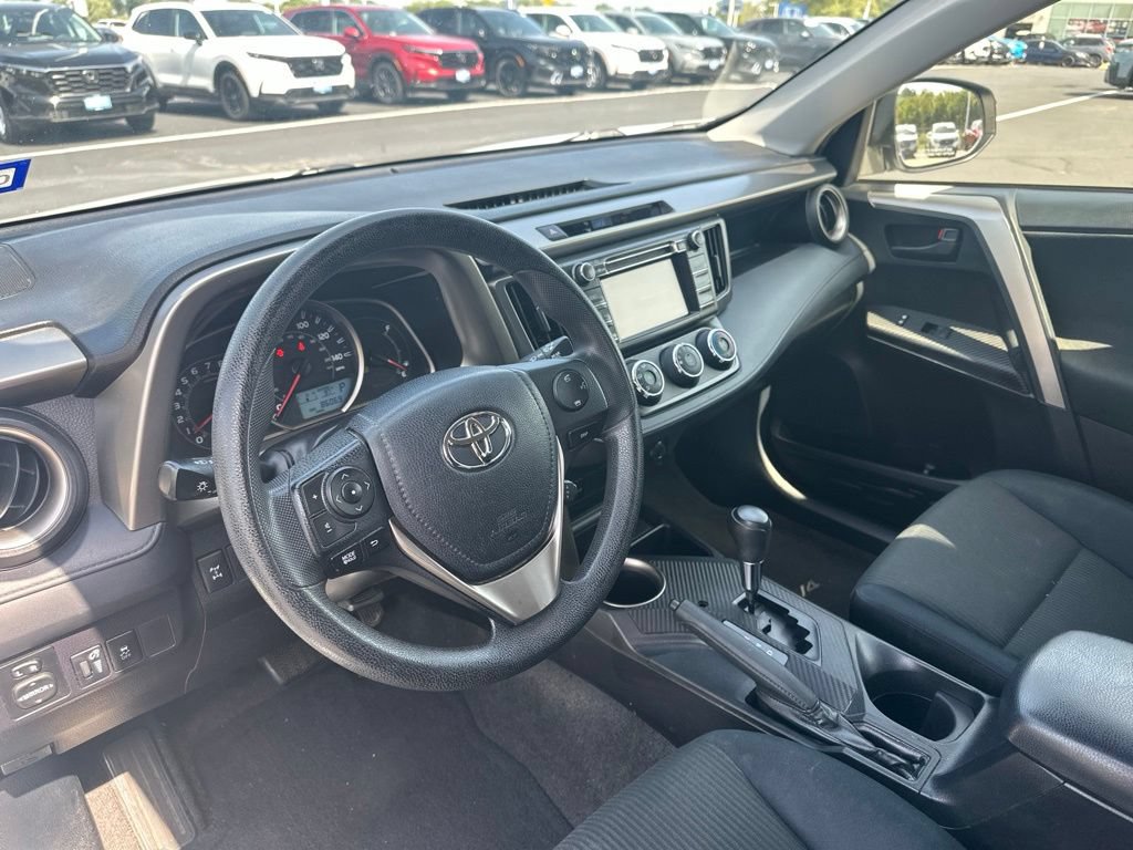 Used 2015 Toyota RAV4 LE AWD/4WD image 7