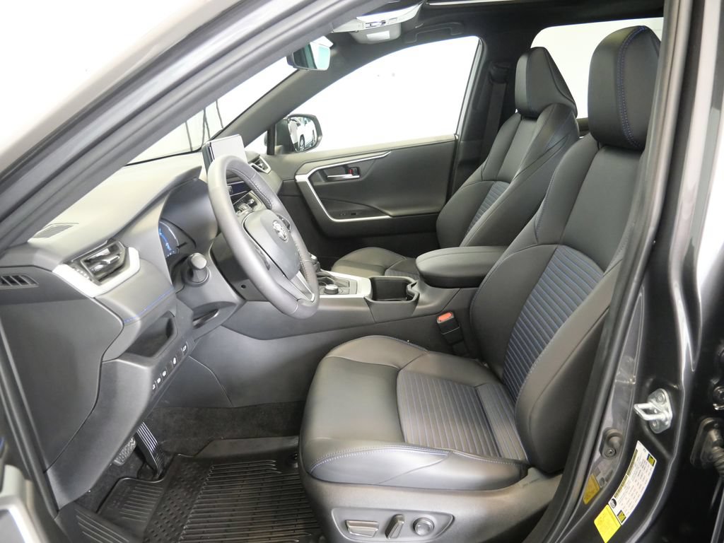 Used 2024 Toyota RAV4 XSE AWD/4WD image 15