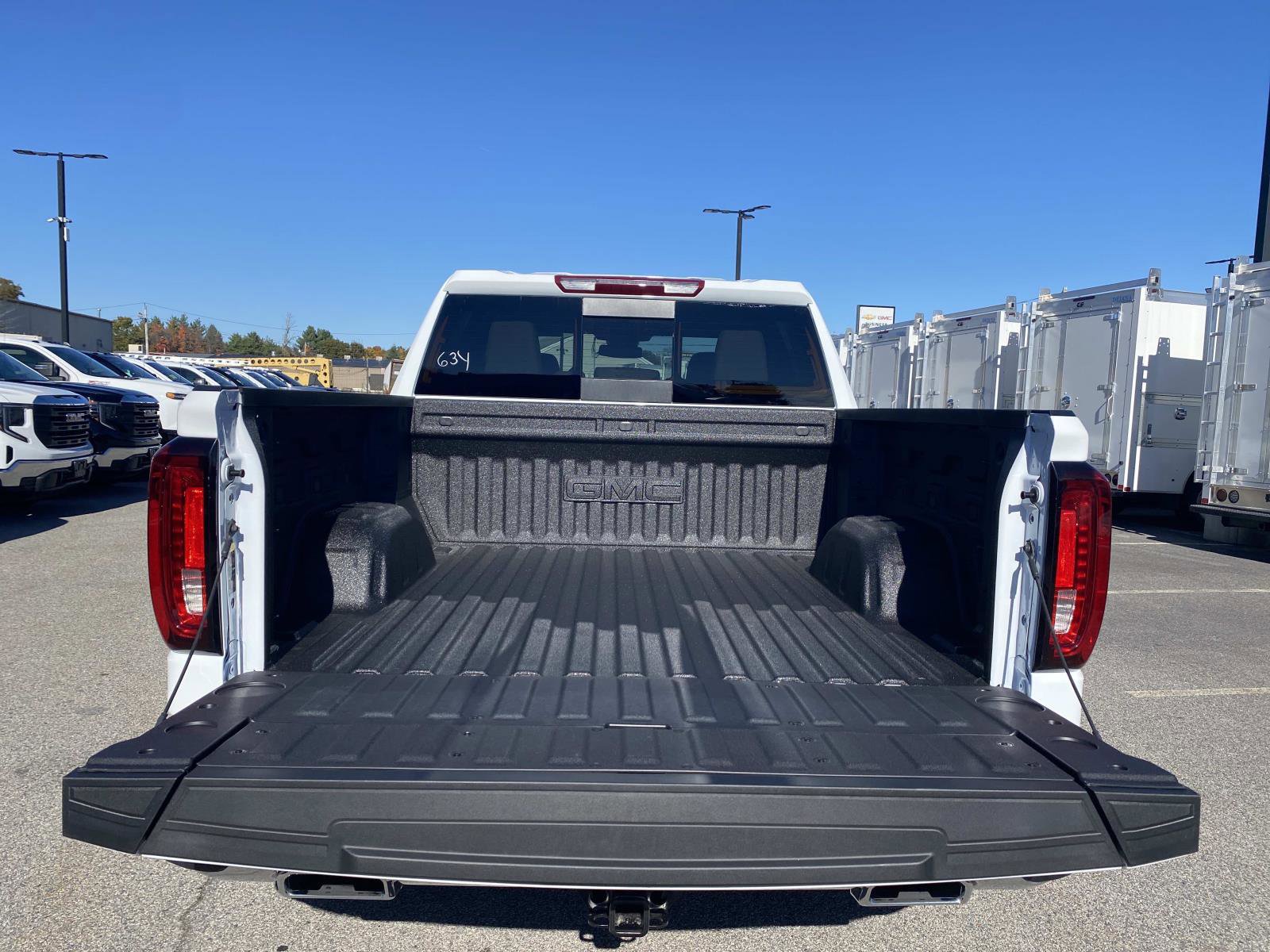 New 2026 GMC Sierra 1500 SLT w/ SLT Premium Plus Package image 6