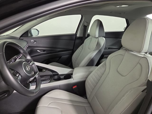Used 2025 Hyundai Elantra Limited FWD image 13