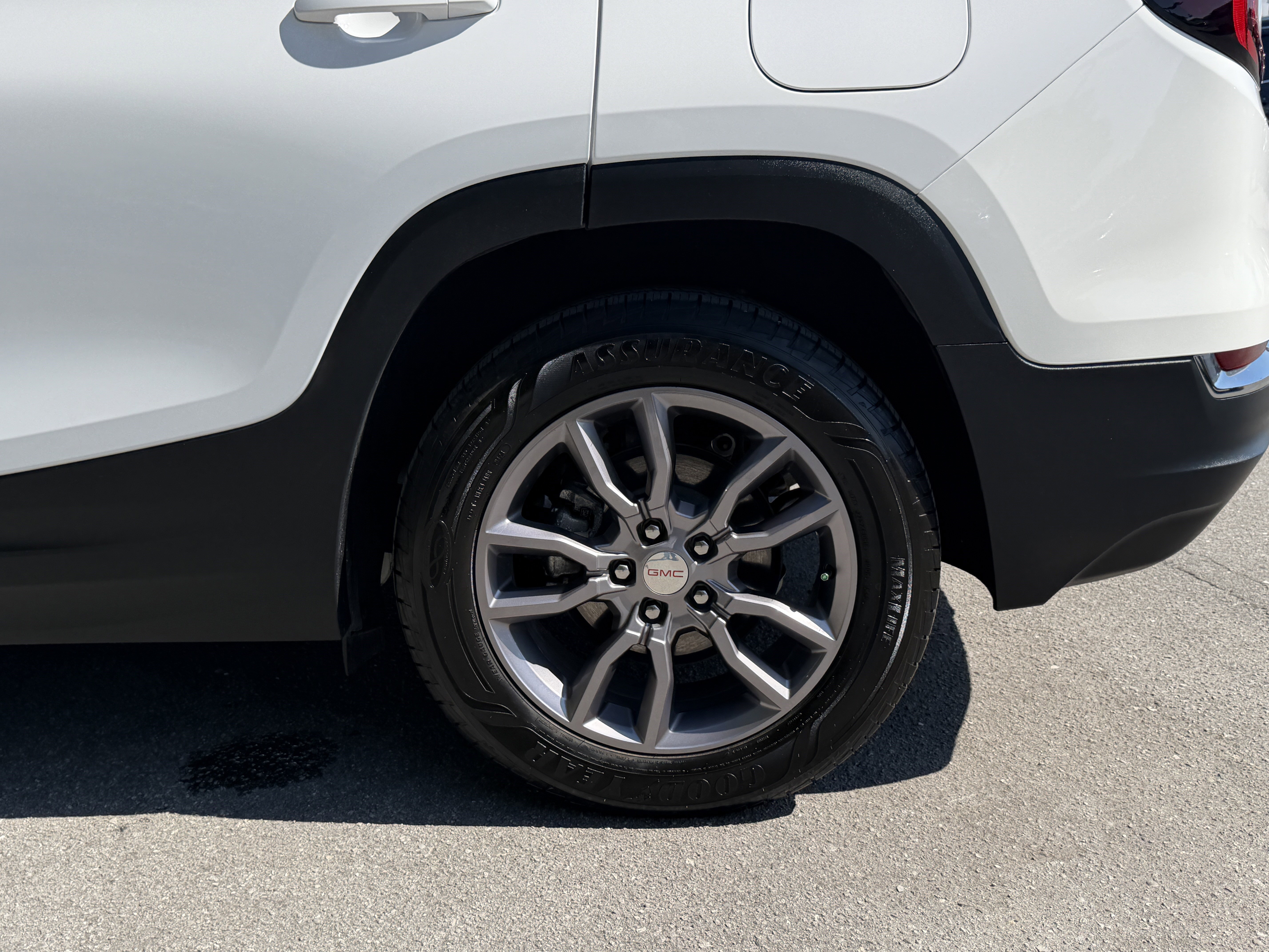 Used 2023 GMC Terrain SLT FWD image 11