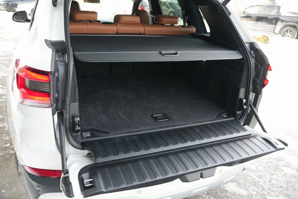 Used 2022 BMW X5 xDrive40i w/ Luxury Seating Package image 41