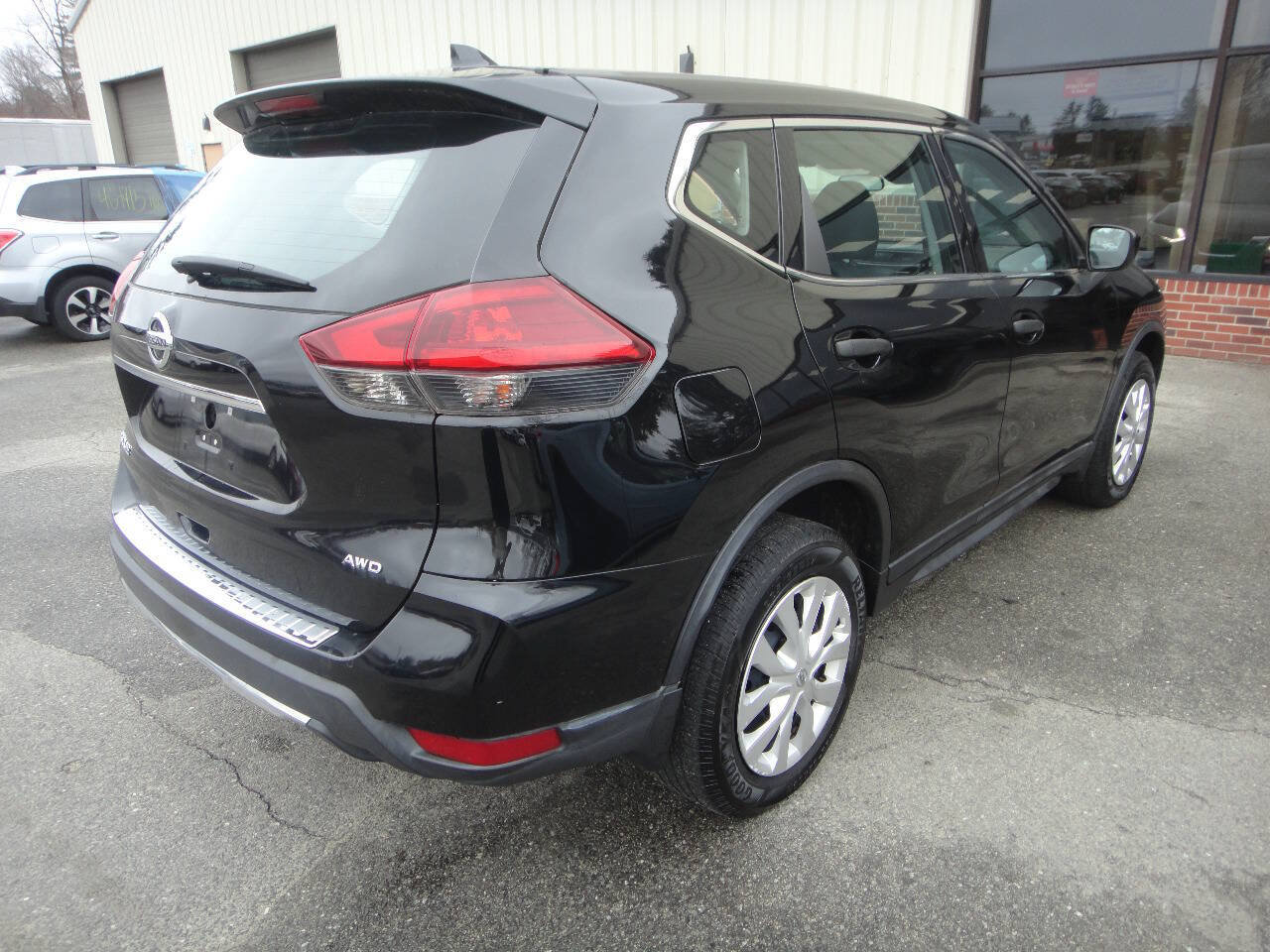 Used 2020 Nissan Rogue S AWD/4WD image 6