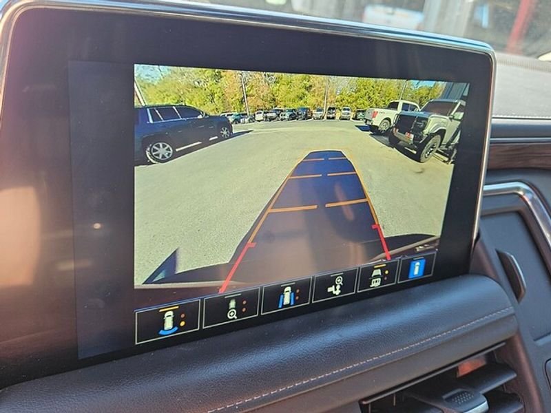 Used 2022 Chevrolet Tahoe Z71 w/ Z71 Off-Road Package AWD/4WD image 23