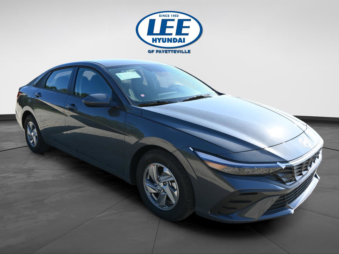 New 2025 Hyundai Elantra SE