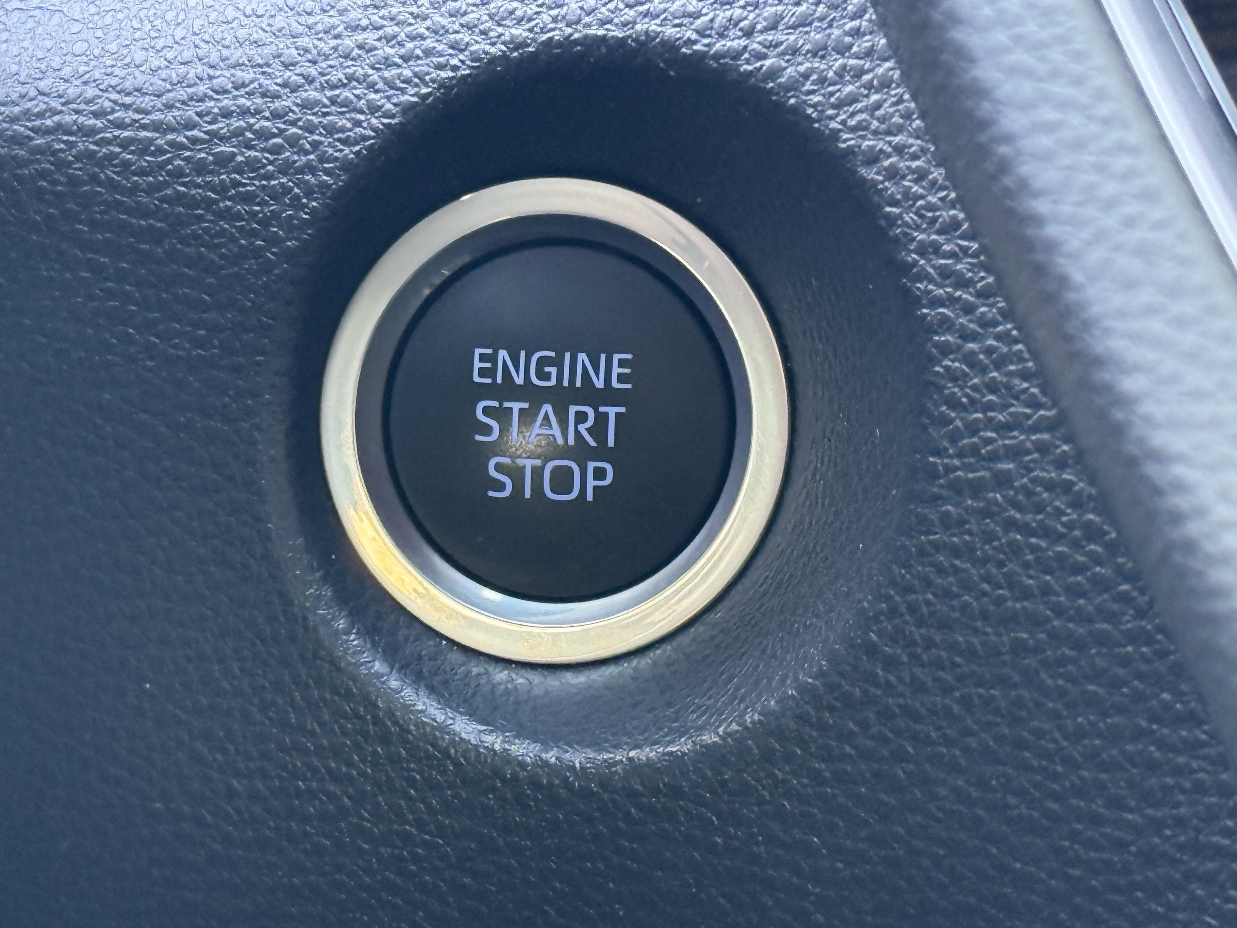 Certified 2022 Toyota Corolla Cross LE image 23