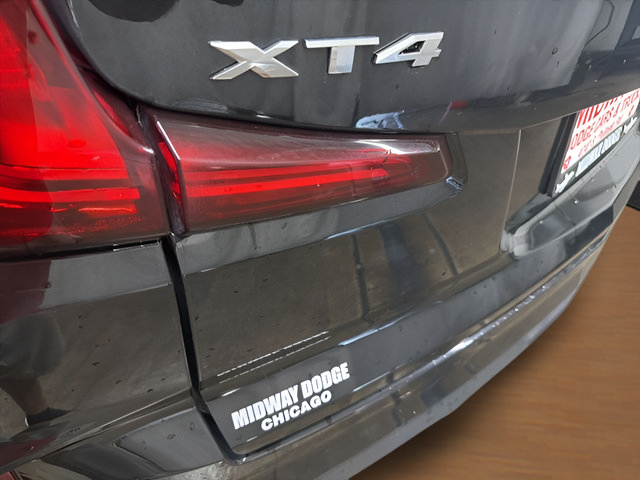 Used 2025 Cadillac XT4 Premium Luxury FWD image 8