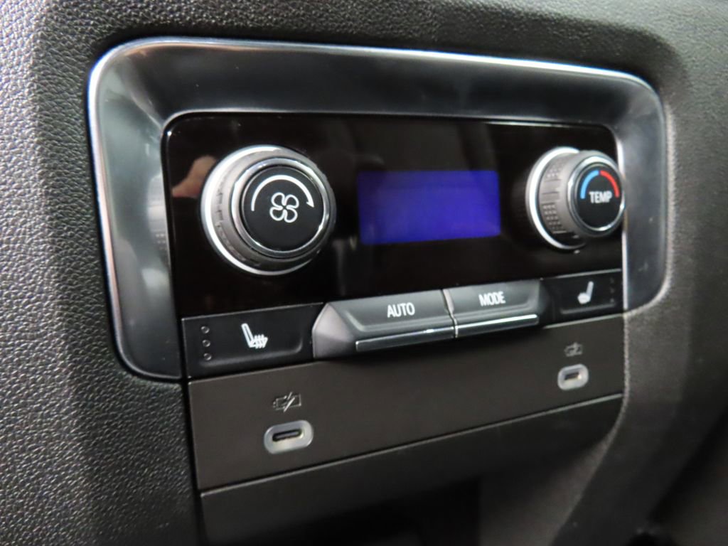 Used 2024 Chevrolet Suburban RST w/ Luxury Package image 11