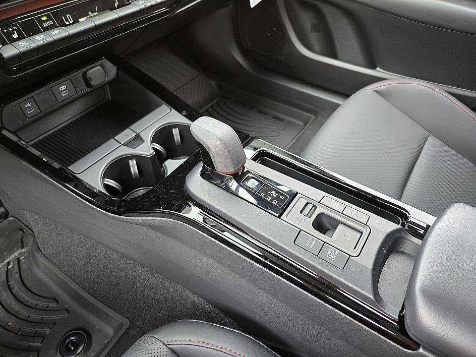 New 2025 Toyota Prius Plug-In Hybrid image 24