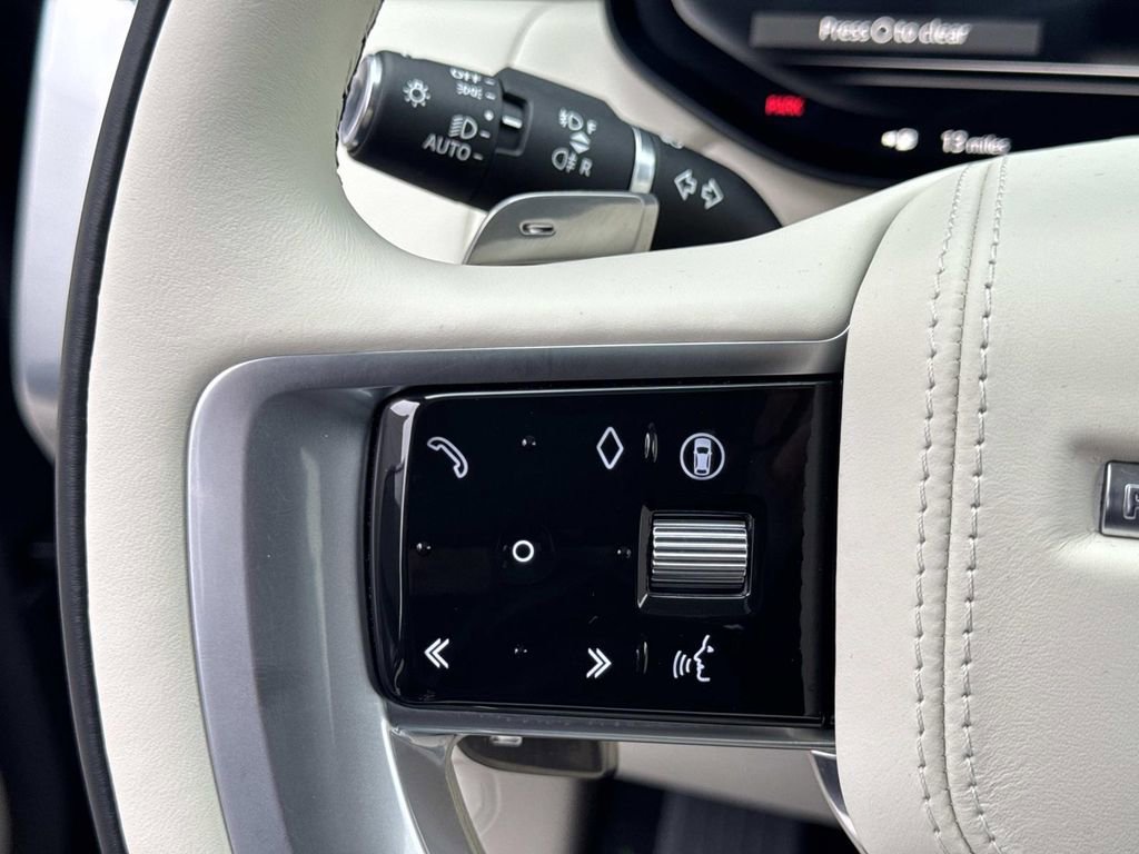 Certified 2024 Land Rover Range Rover Long Wheelbase Autobiography image 29