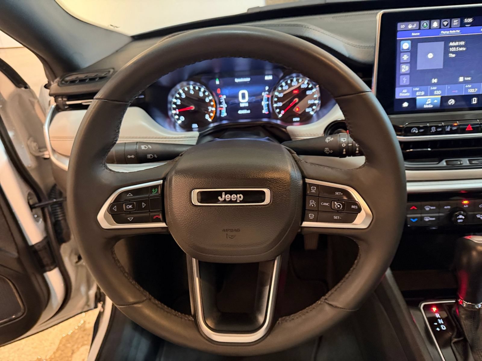 Used 2025 Jeep Compass Limited AWD/4WD image 27