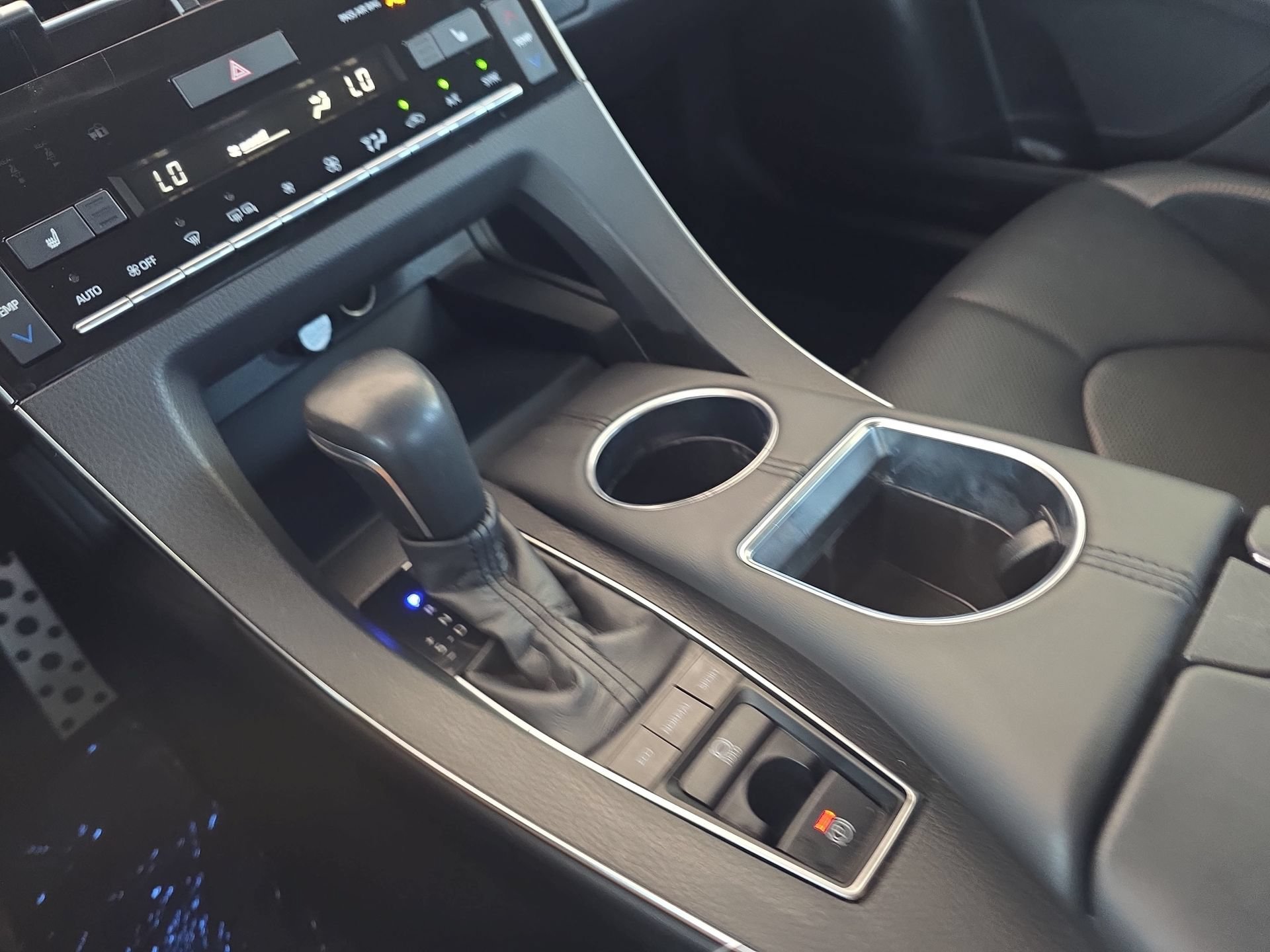 Used 2020 Toyota Avalon XSE FWD image 24