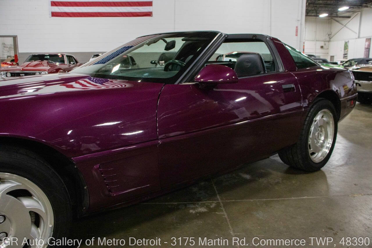 Used 1995 Chevrolet Corvette Coupe RWD image 22