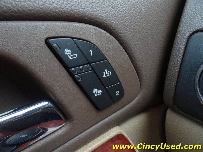 Used 2011 GMC Sierra 3500 SLT w/ SLT Convenience Package AWD/4WD image 28