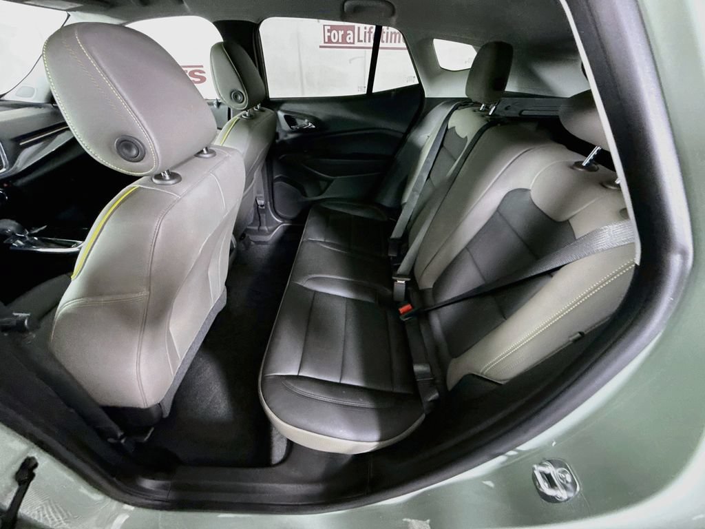 Used 2025 Chevrolet Trax ACTIV FWD image 25