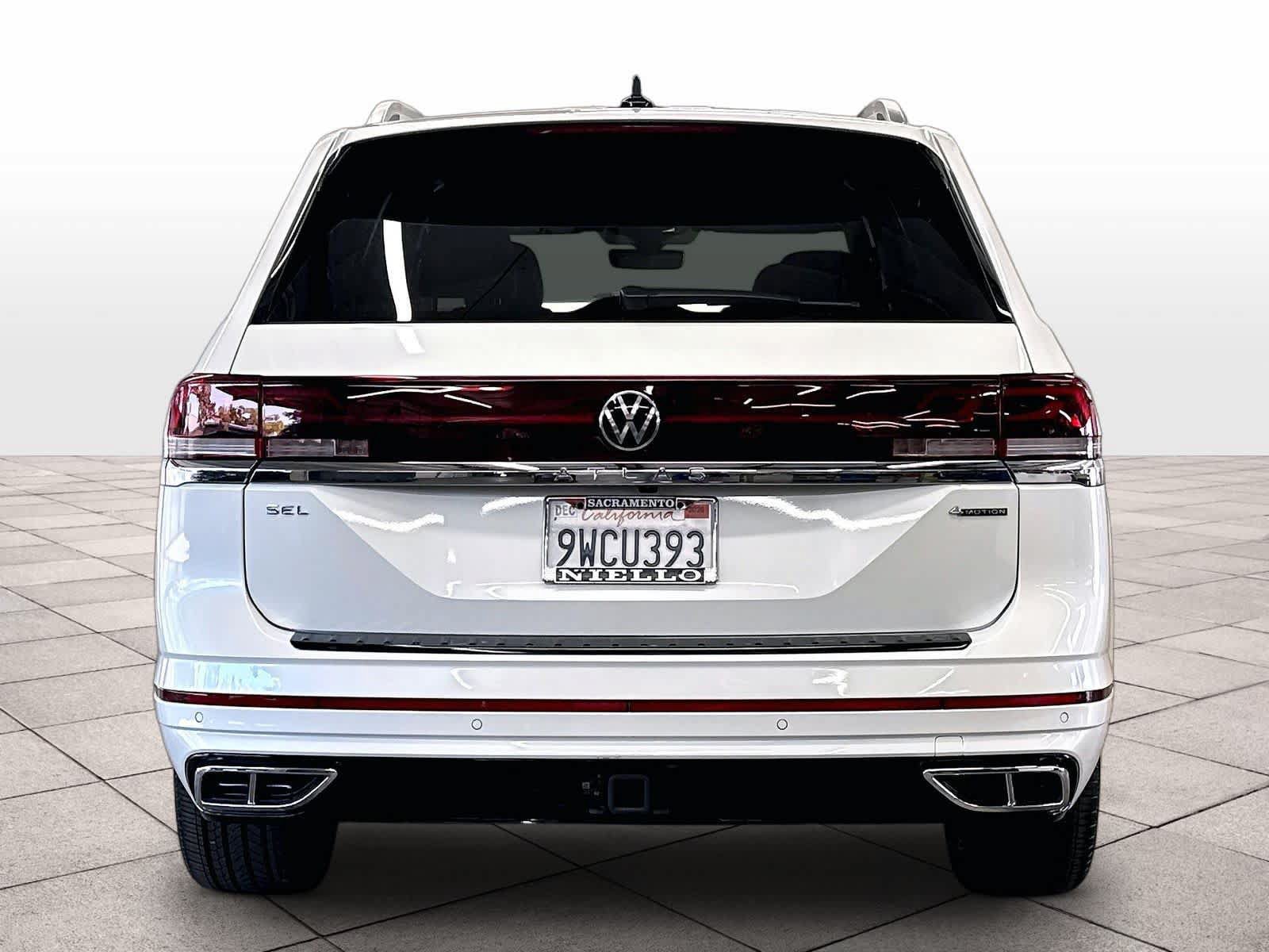Certified 2026 Volkswagen Atlas SEL Premium R-Line AWD/4WD image 8