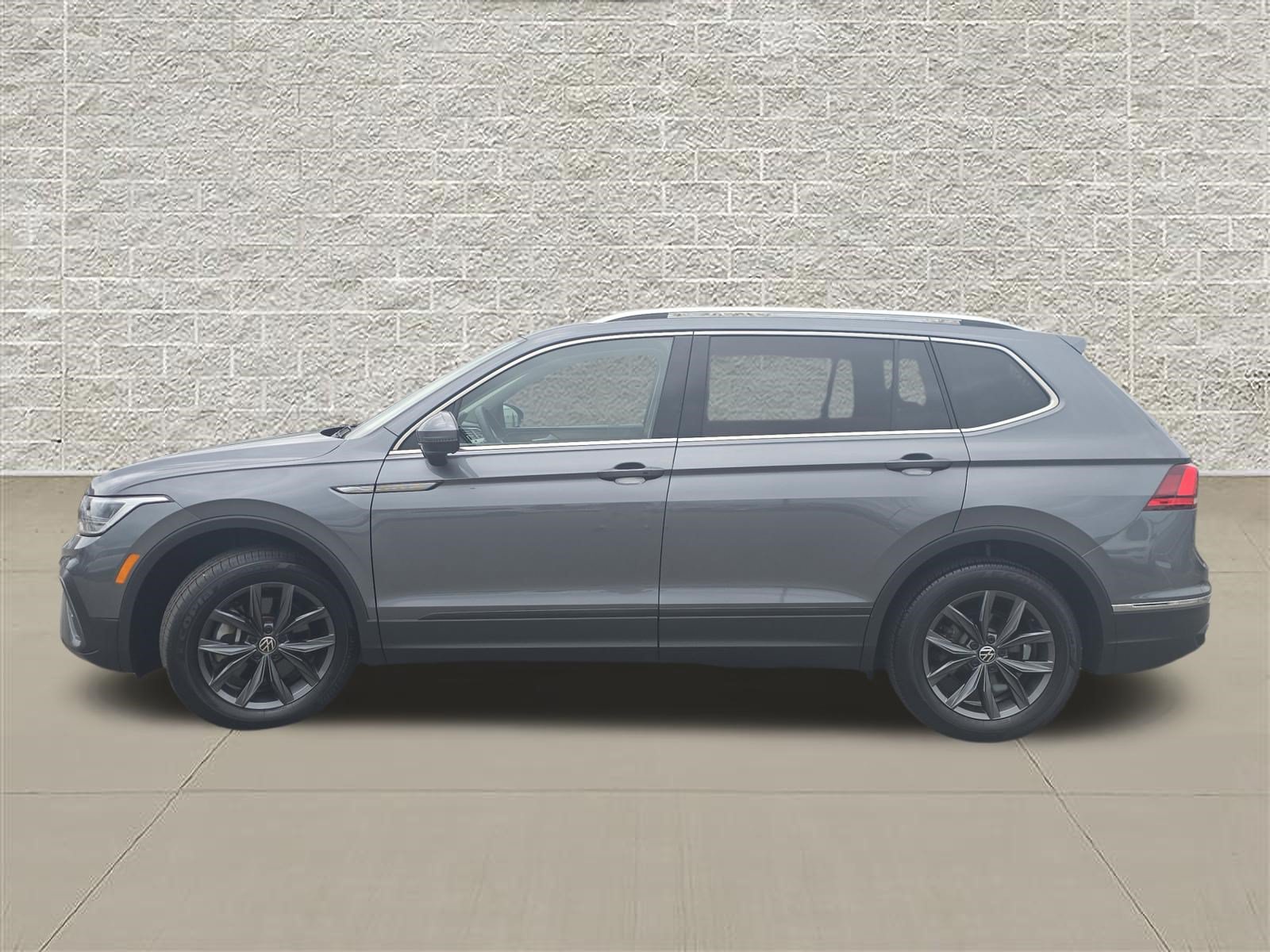 Certified 2024 Volkswagen Tiguan SE AWD/4WD image 4
