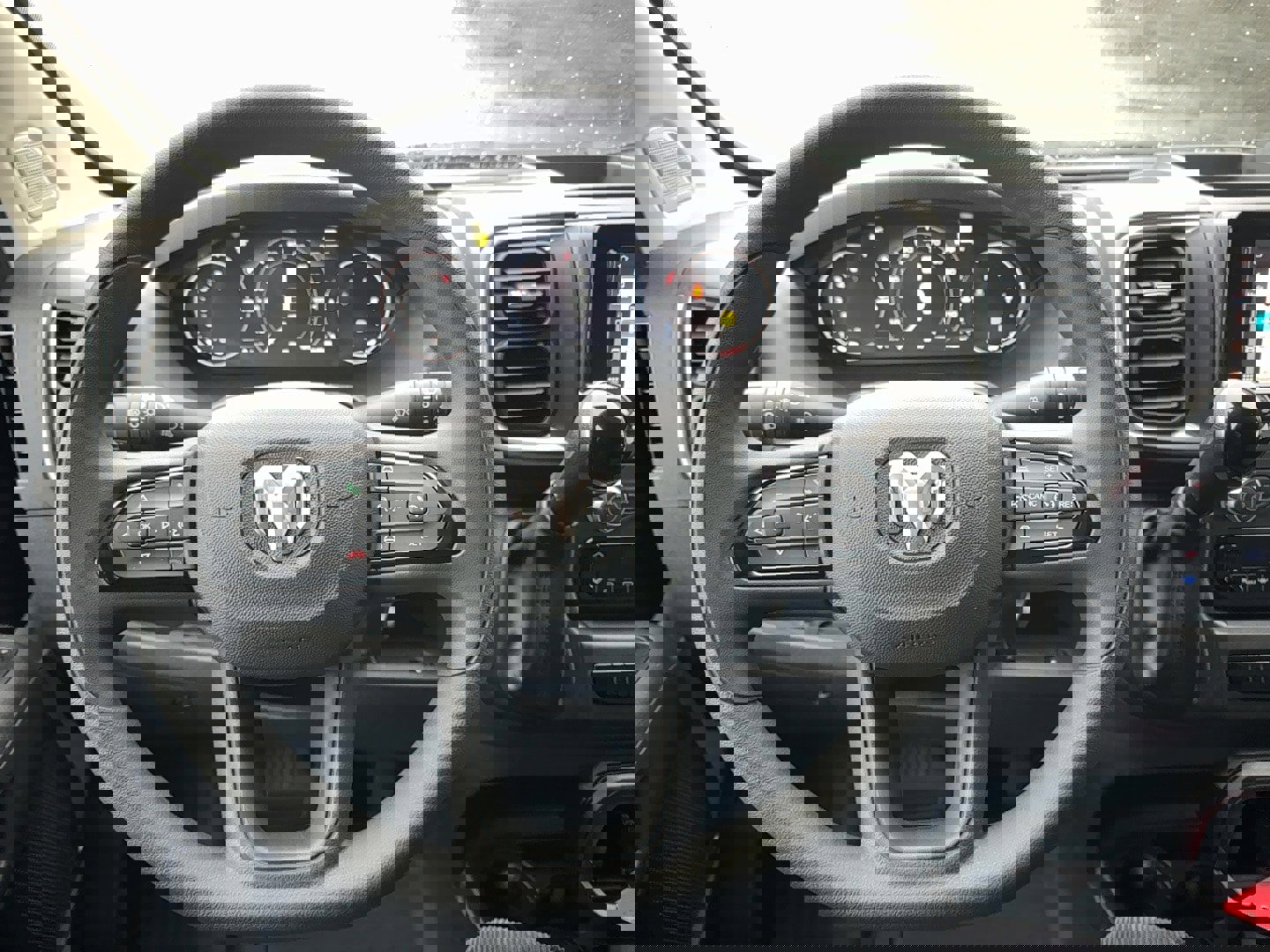 New 2025 RAM ProMaster 2500 w/ Quick Order Package 22G SLT image 4