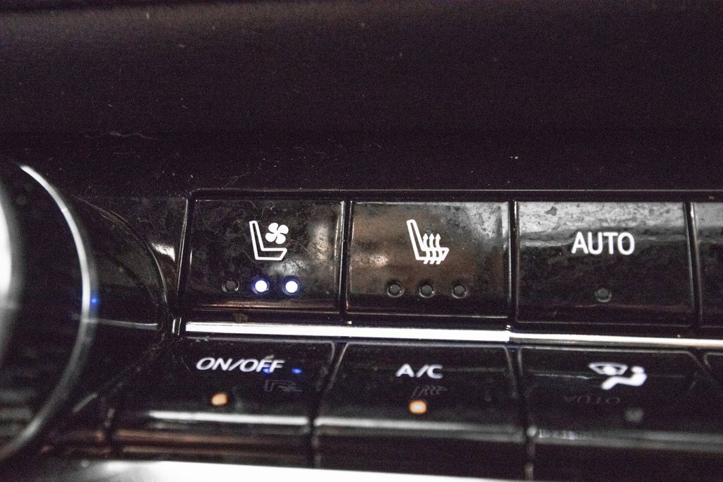 Used 2025 Chevrolet Equinox RS w/ Safety and Technology Package image 24