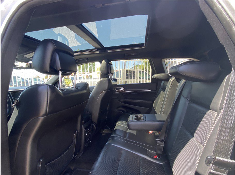 Used 2015 Jeep Grand Cherokee Limited w/ Luxury Group II image 11