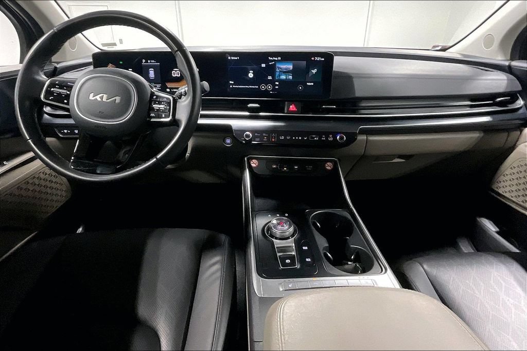 Used 2026 Kia Carnival LXS FWD image 18