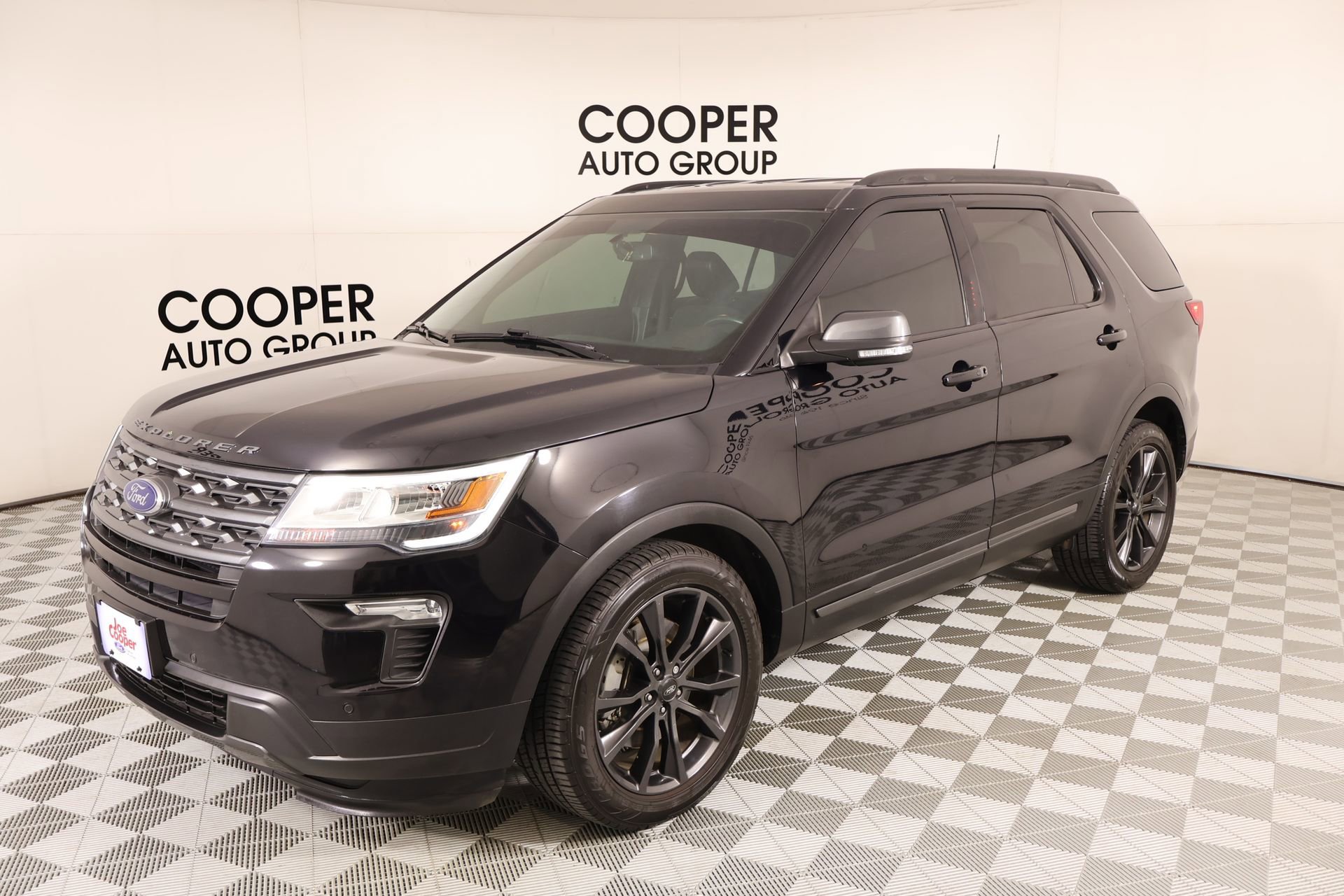 Used 2019 Ford Explorer XLT w/ Equipment Group 202A FWD image 11