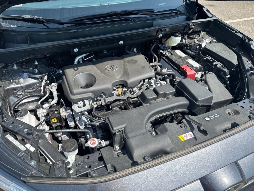Used 2025 Toyota RAV4 XLE AWD/4WD image 43