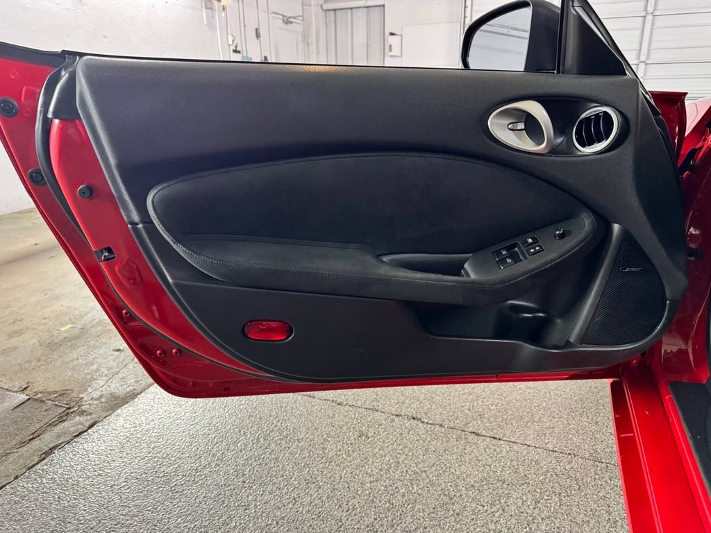Used 2011 Nissan 370Z Touring w/ Sport Pkg RWD image 35