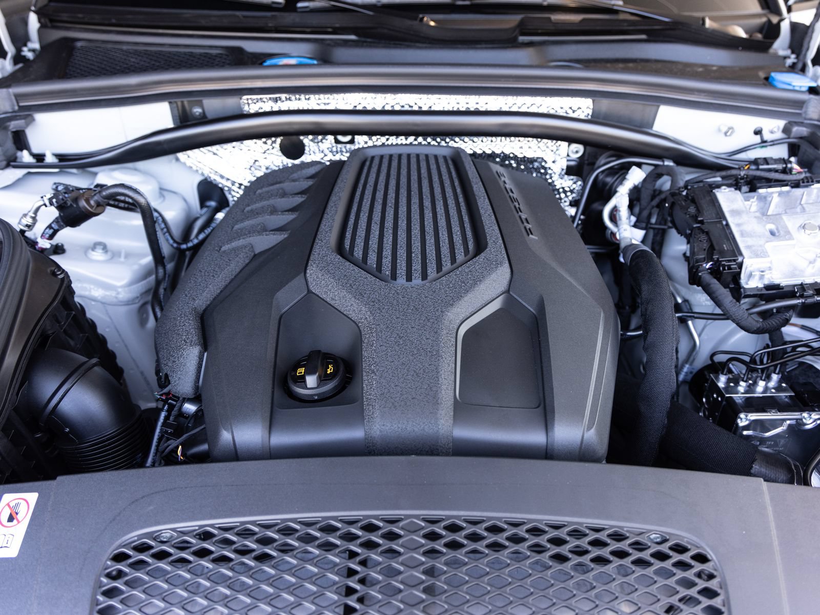 New 2026 Porsche Macan AWD/4WD image 35