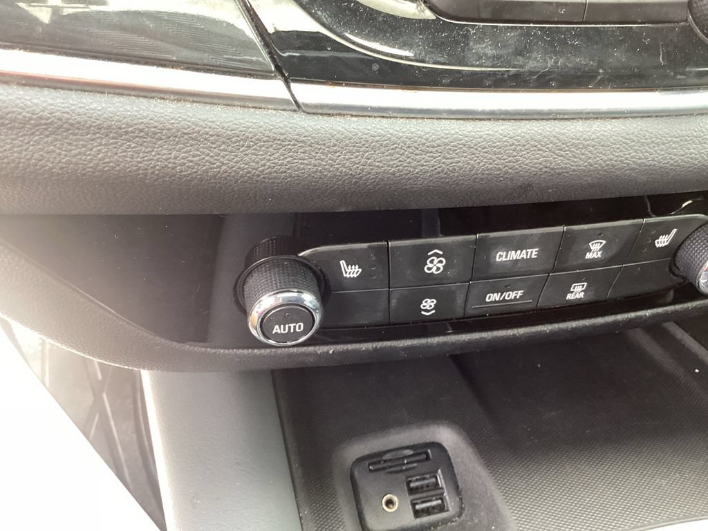 Used 2020 Buick Enclave Essence w/ Sound and Sites Package AWD/4WD image 41