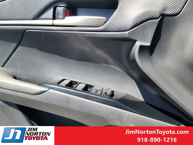 Used 2025 Toyota Camry SE FWD image 24