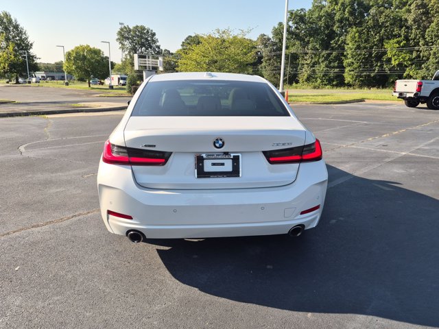 Used 2024 BMW 330i xDrive Sedan w/ Premium Package AWD/4WD image 5