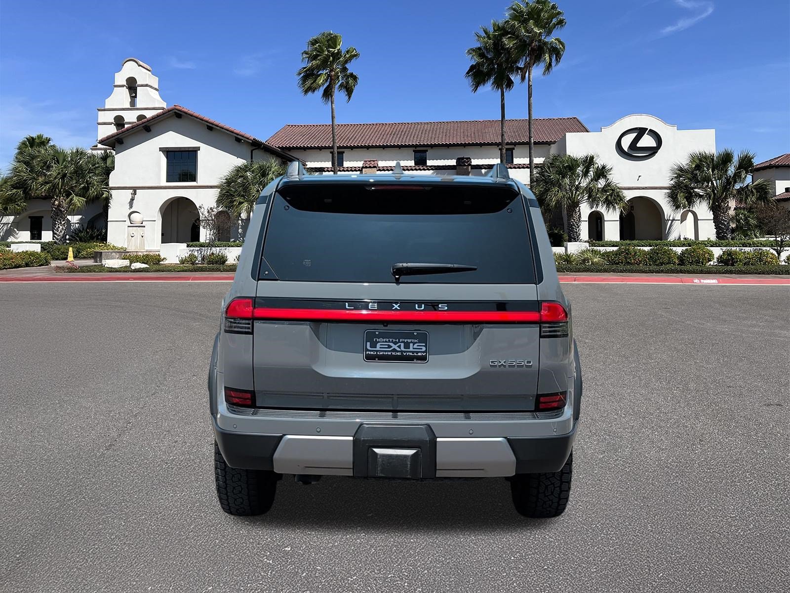 Used 2025 Lexus GX 550 AWD/4WD image 3