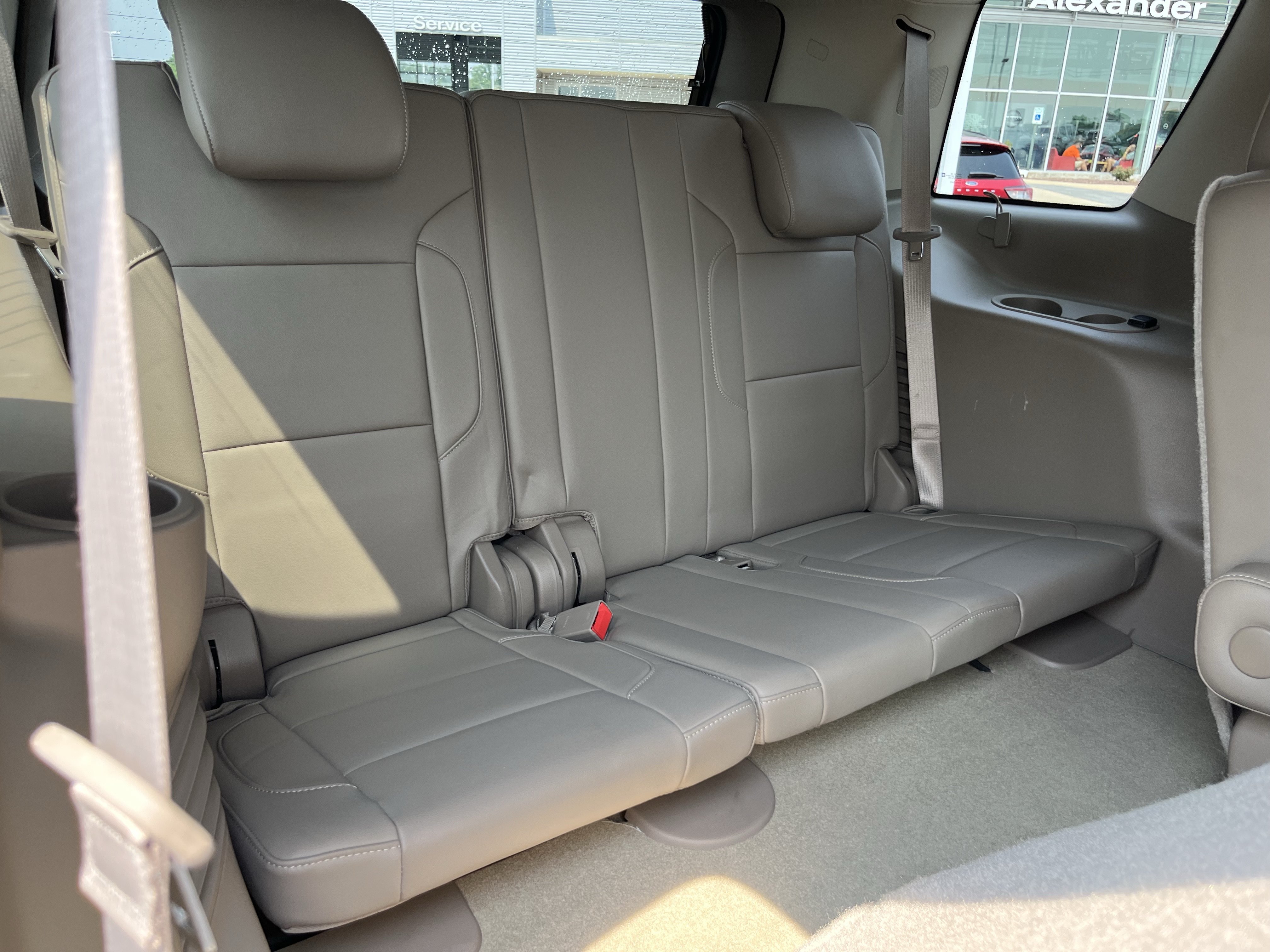 Used 2015 Chevrolet Tahoe LT w/ Luxury Package AWD/4WD image 5