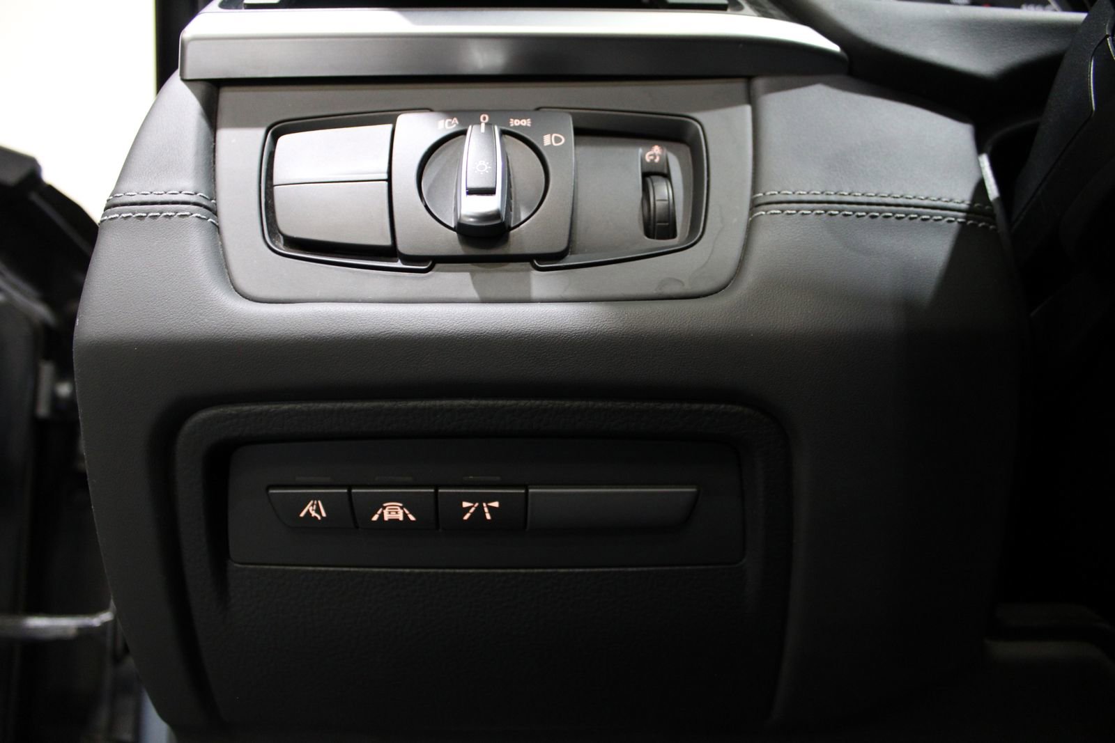 Used 2015 BMW M4 Convertible image 24