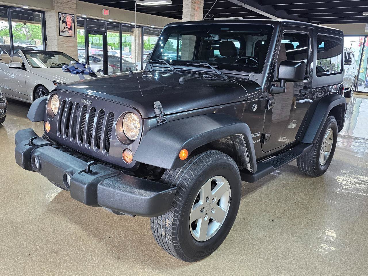 Used 2016 Jeep Wrangler Sport AWD/4WD image 3
