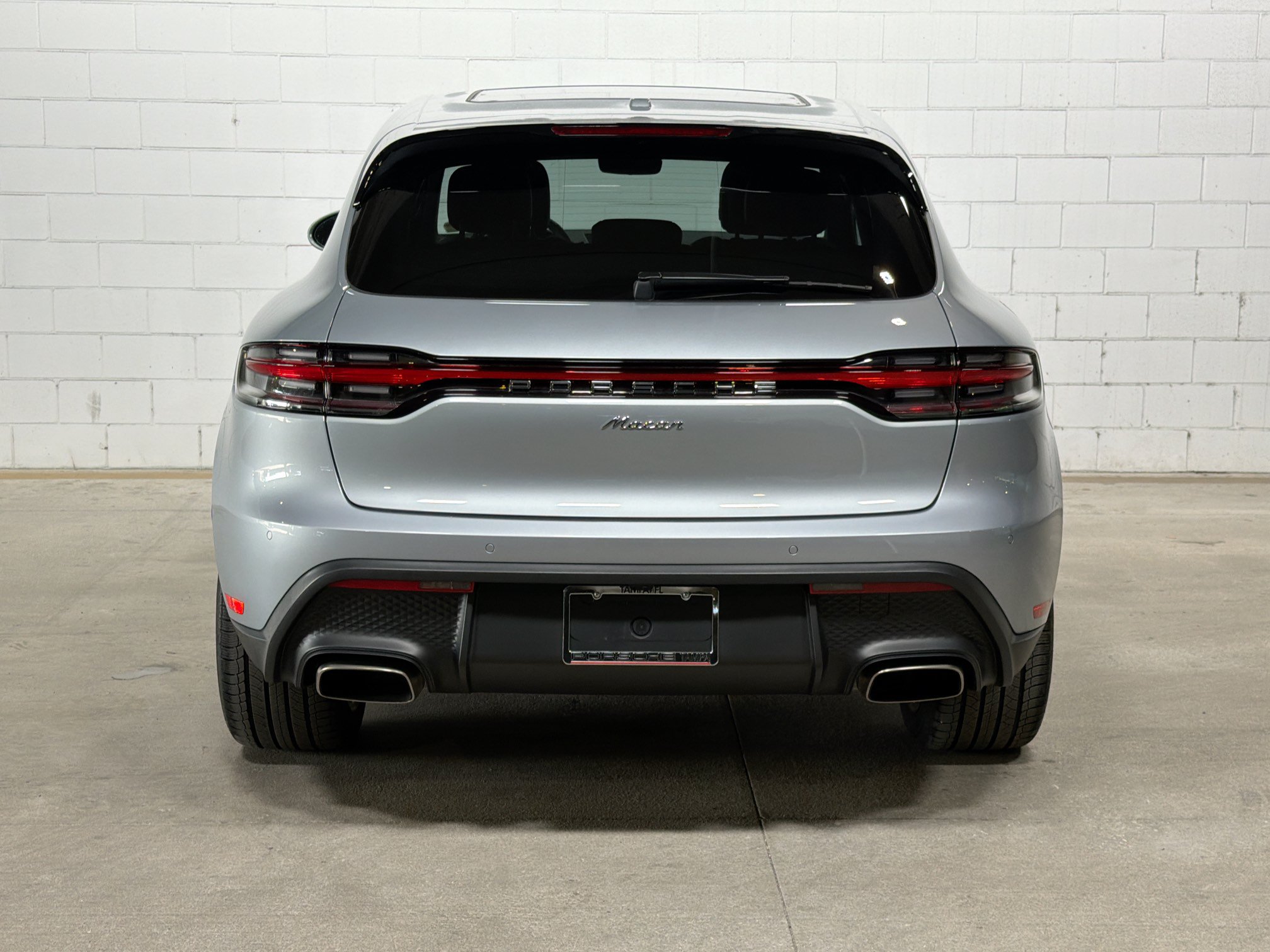 Certified 2026 Porsche Macan AWD/4WD image 8