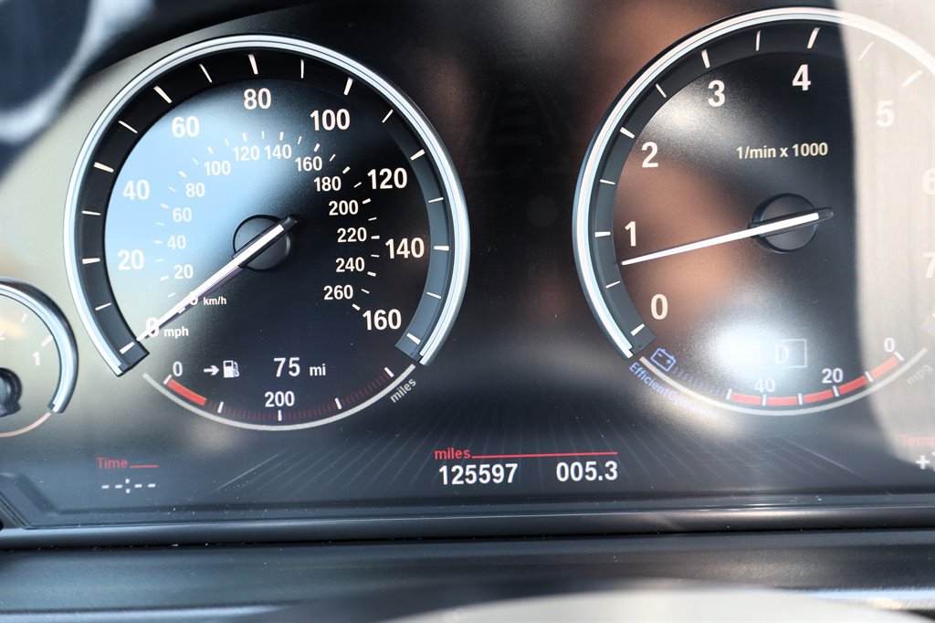 Used 2015 BMW 550i Sedan RWD image 21