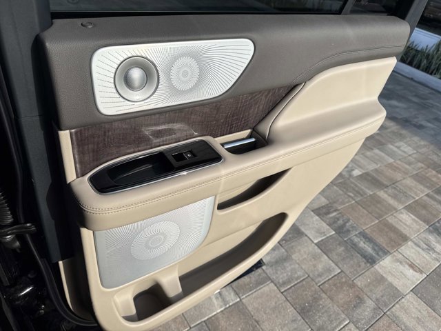 Certified 2024 Lincoln Navigator Reserve image 23