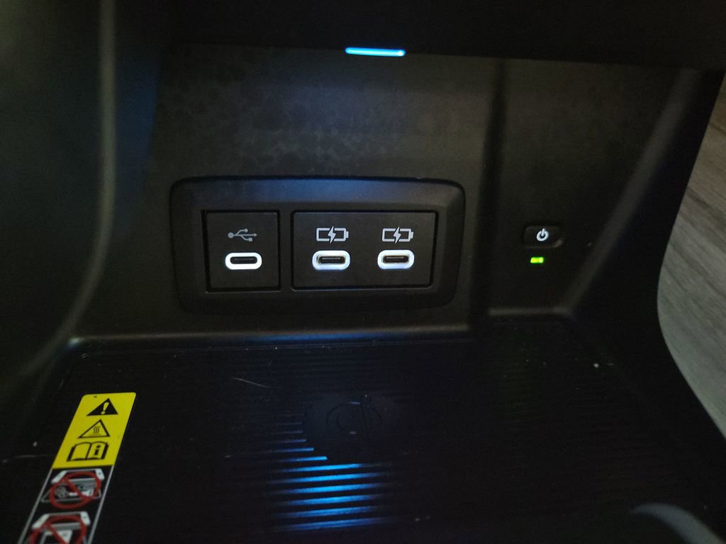 Used 2023 Toyota Venza XLE AWD/4WD image 43