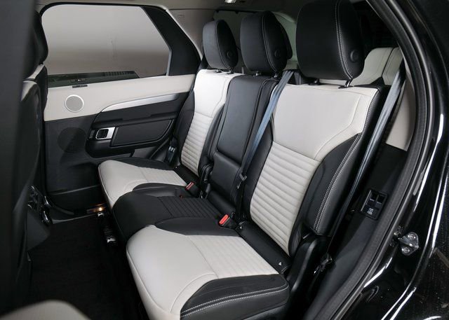 New 2026 Land Rover Discovery Dynamic SE AWD/4WD image 5
