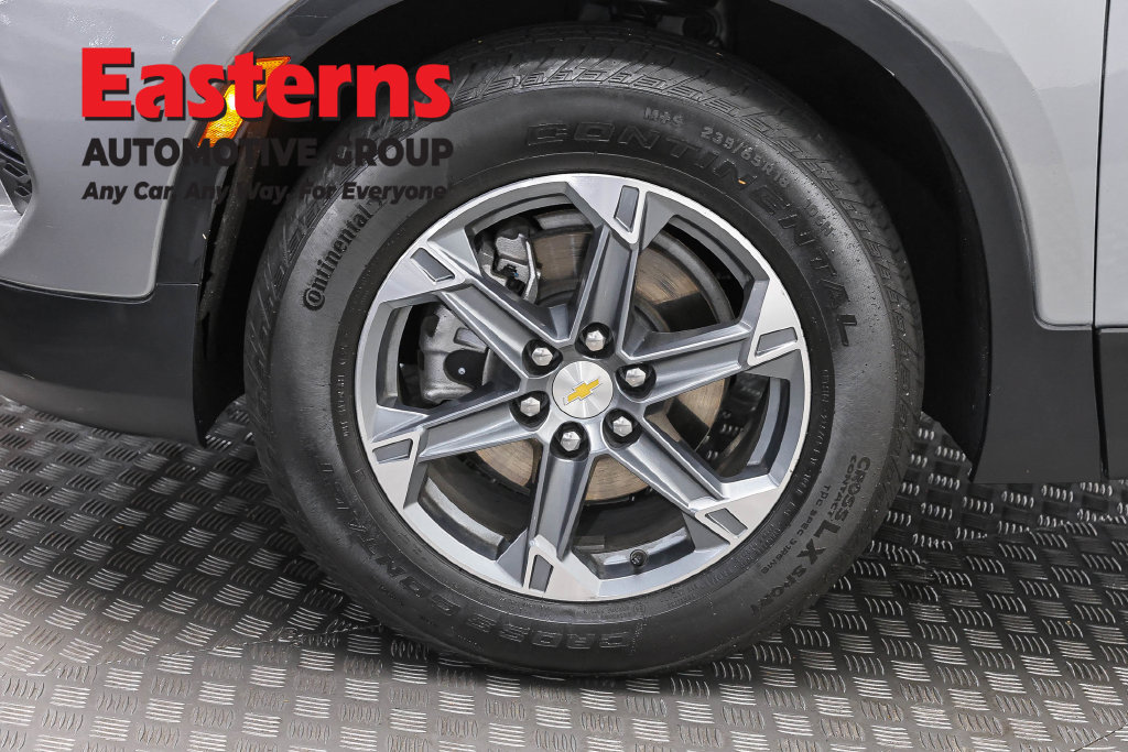 Used 2025 Chevrolet Blazer LT FWD image 34