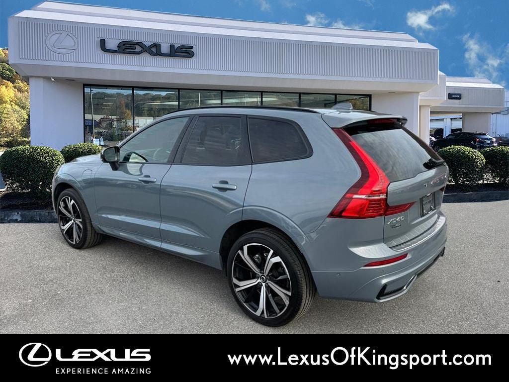Used 2022 Volvo XC60 T8 R-Design w/ Advanced Package AWD/4WD image 3