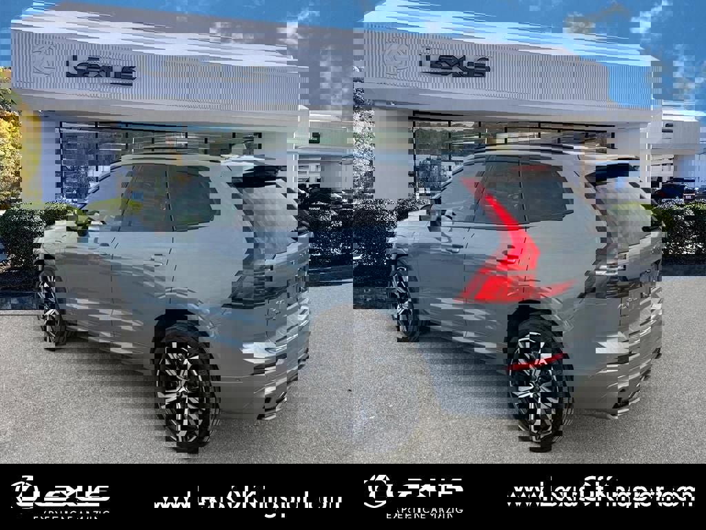 Used 2022 Volvo XC60 T8 R-Design w/ Advanced Package image 3