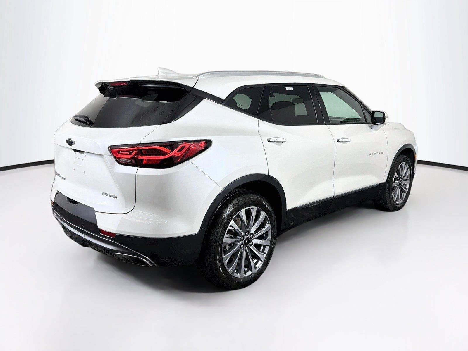 Used 2023 Chevrolet Blazer Premier w/ Driver Confidence II Package AWD/4WD image 11