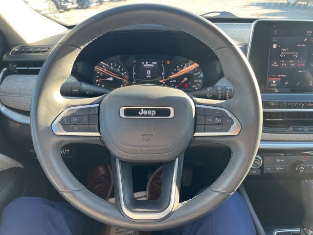 Used 2022 Jeep Compass Latitude image 11