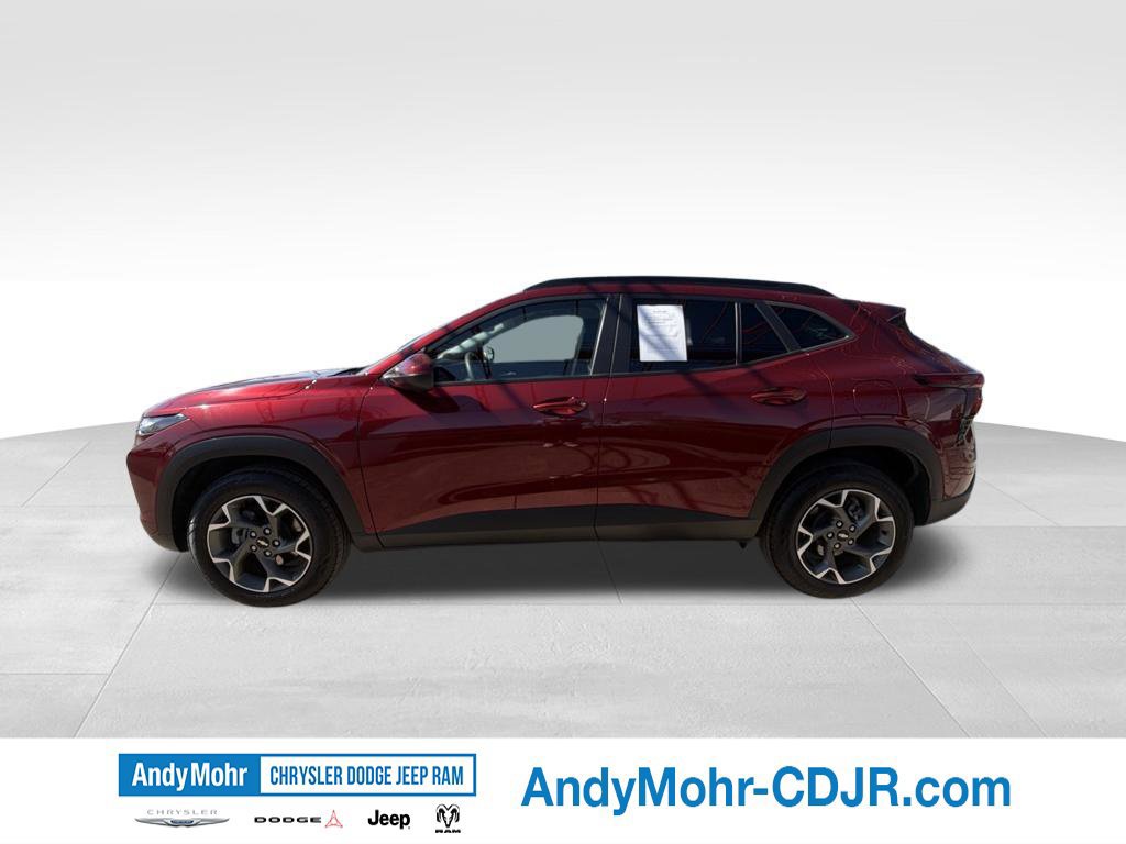 Used 2024 Chevrolet Trax LT FWD image 4